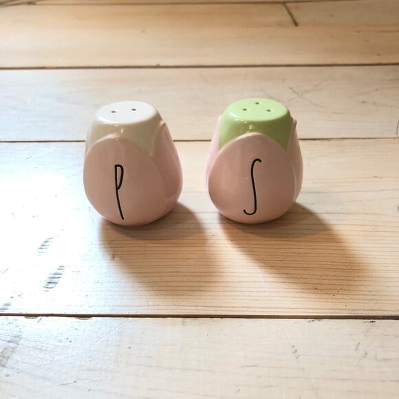 Rae Dunn Artisan Collection by Magenta NWOT Tulip Salt and Pepper Shakers - Picture 1 of 5